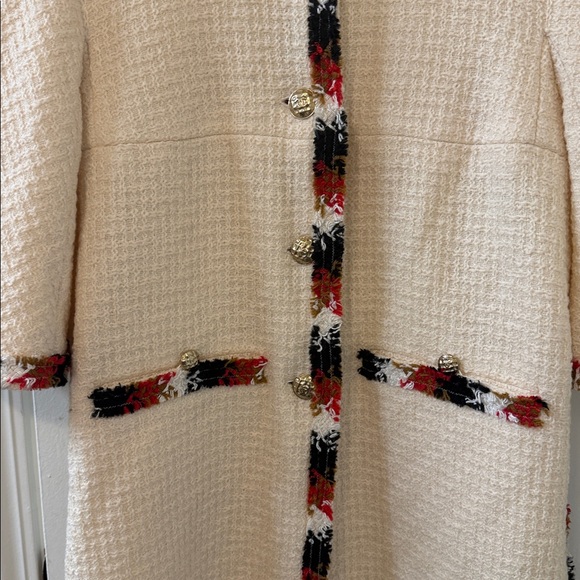 CHANEL Ivory Tweed Coat with Vibrant Trim - Picture 9 of 17